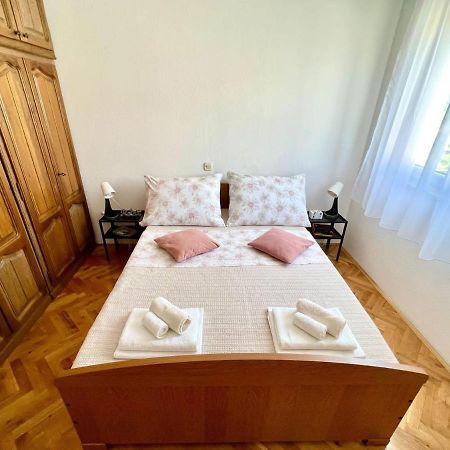 Apartment Troisa Kastela Bagian luar foto