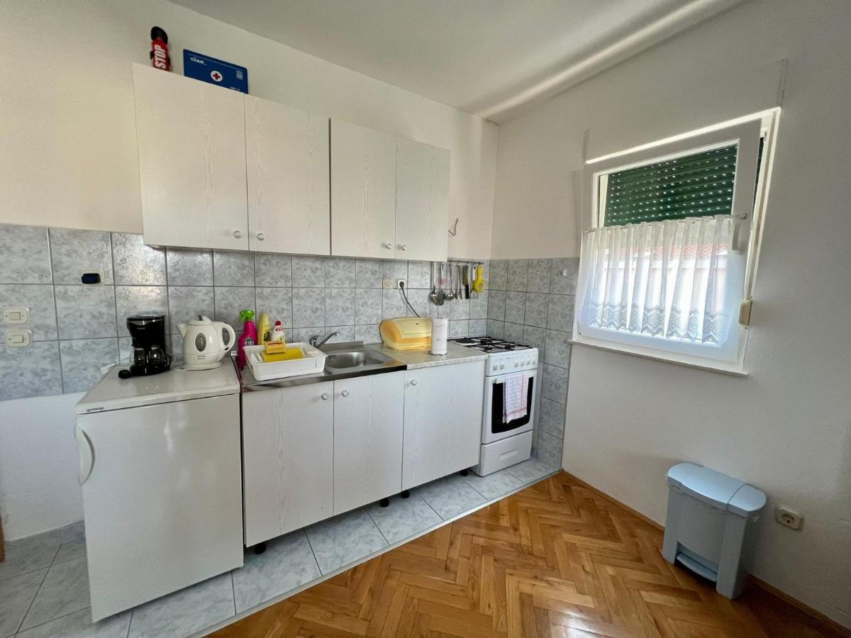 Apartment Troisa Kastela Bagian luar foto