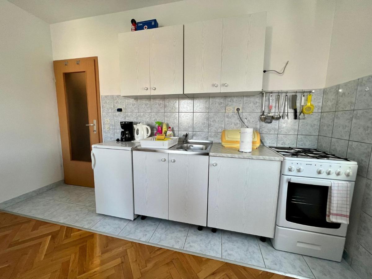 Apartment Troisa Kastela Bagian luar foto