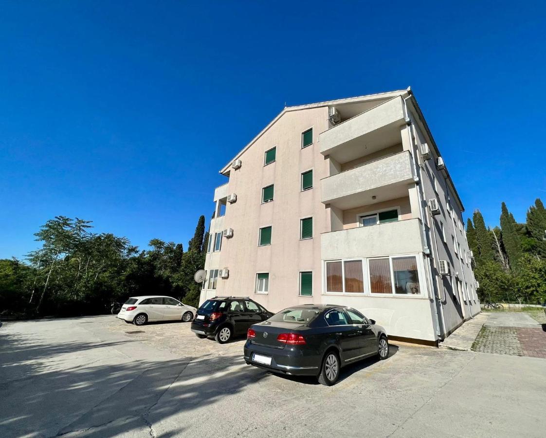 Apartment Troisa Kastela Bagian luar foto