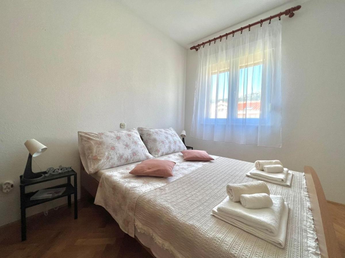Apartment Troisa Kastela Bagian luar foto