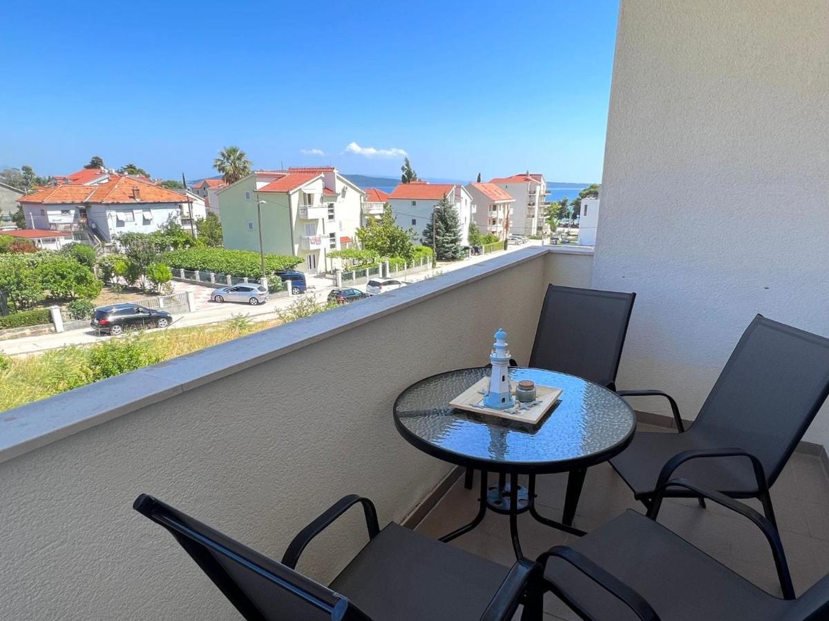 Apartment Troisa Kastela Bagian luar foto