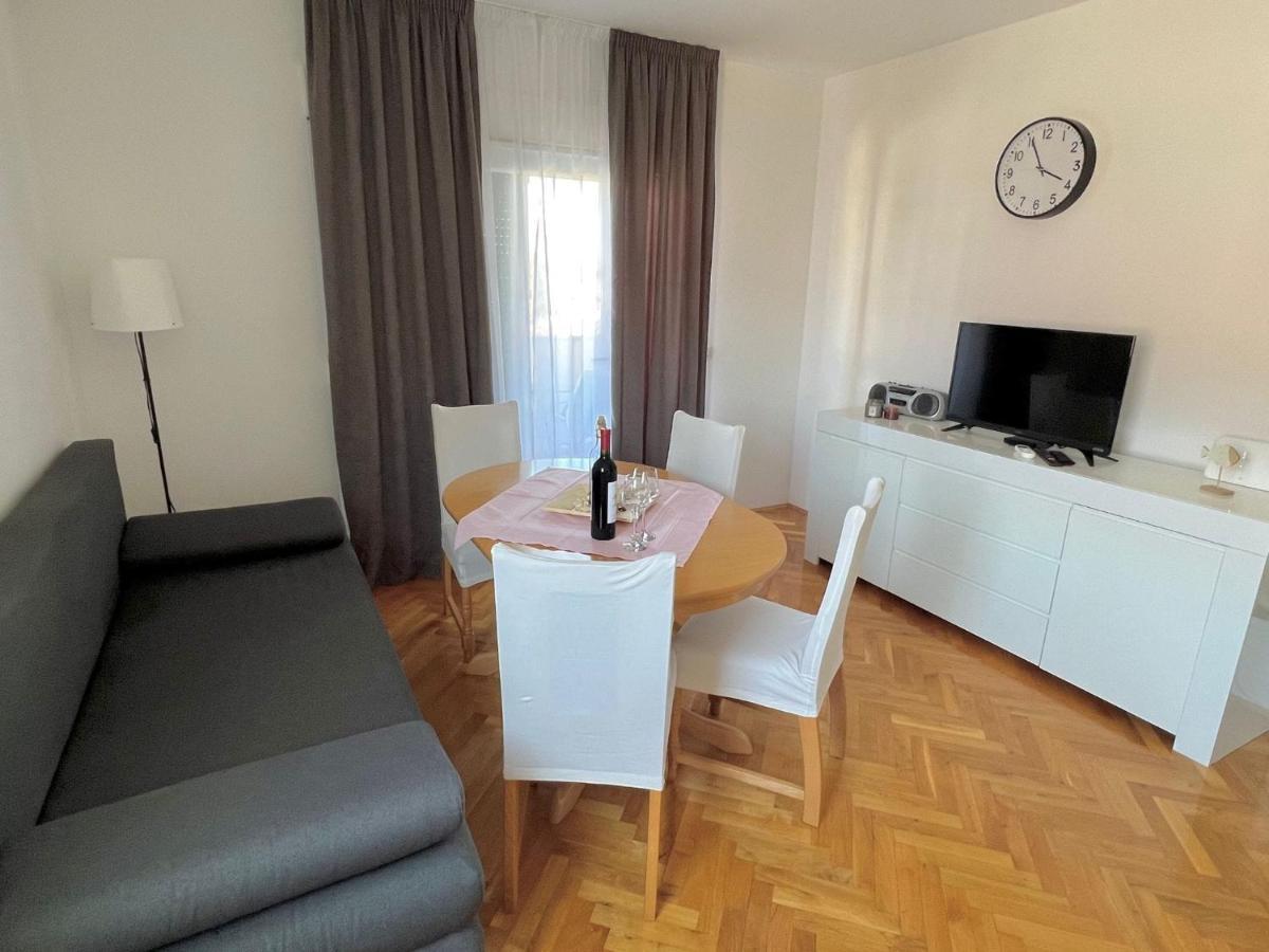 Apartment Troisa Kastela Bagian luar foto