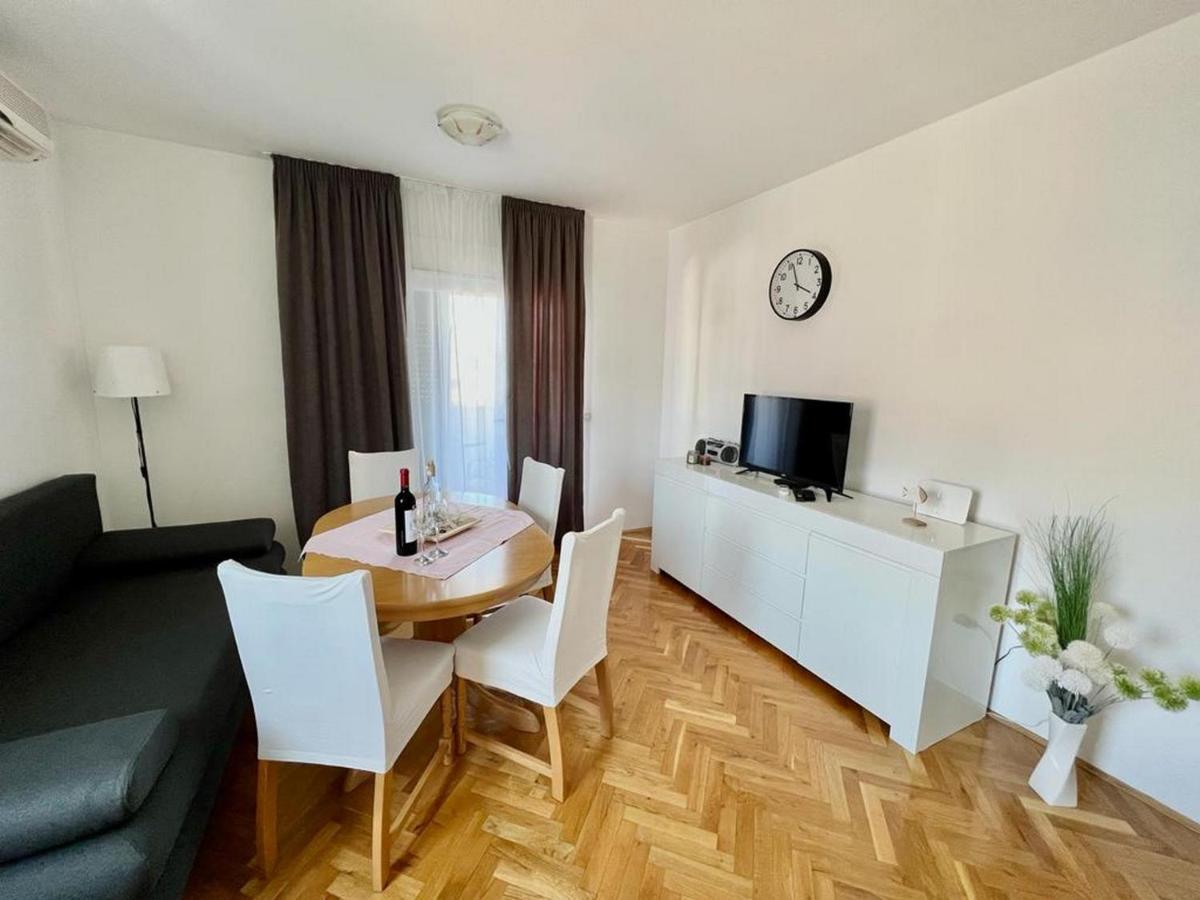 Apartment Troisa Kastela Bagian luar foto